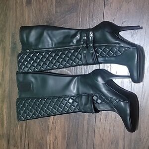 Black heel boots